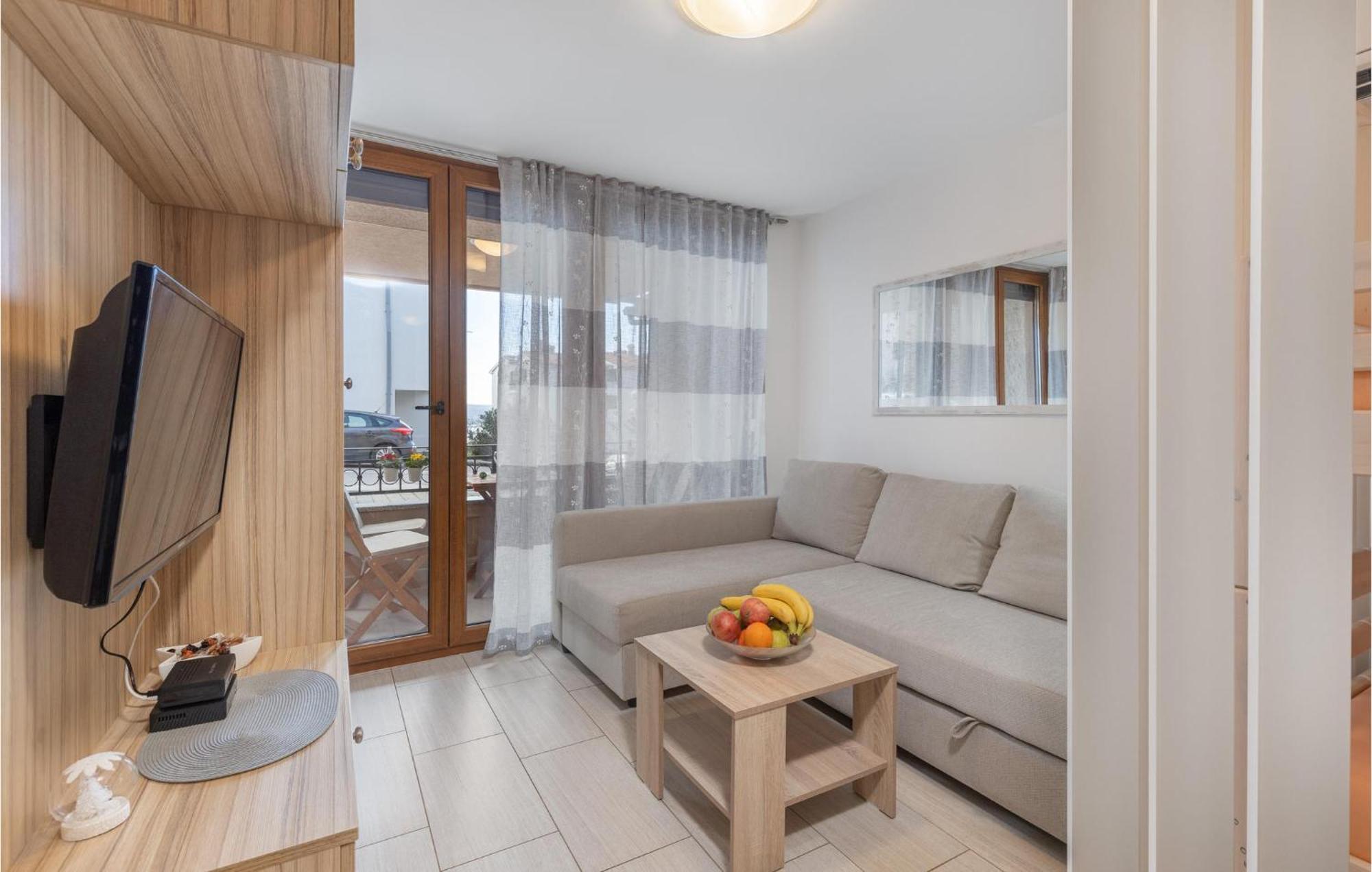 Cozy Apartment In Crikvenica With Kitchen ภายนอก รูปภาพ