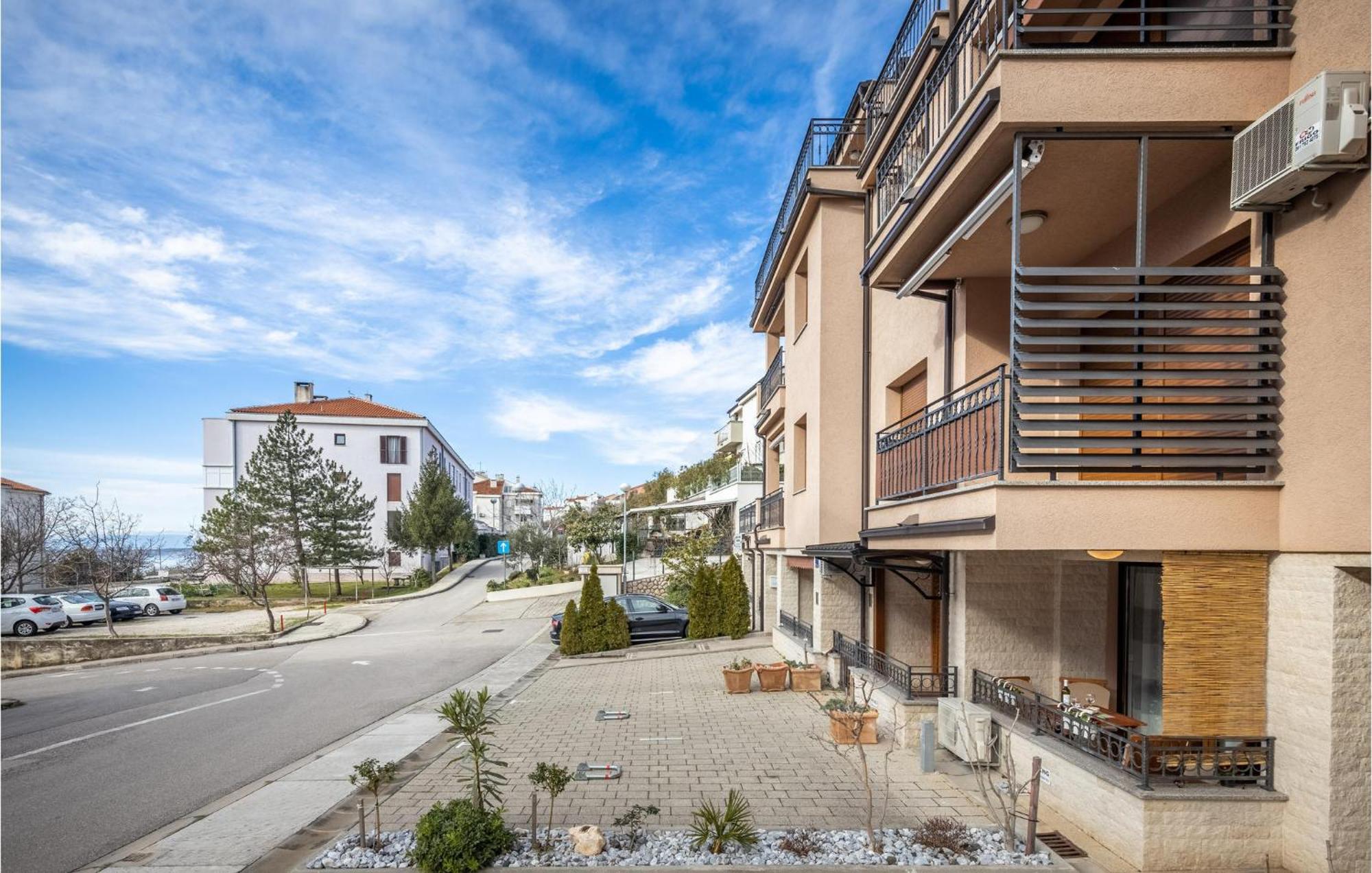 Cozy Apartment In Crikvenica With Kitchen ภายนอก รูปภาพ