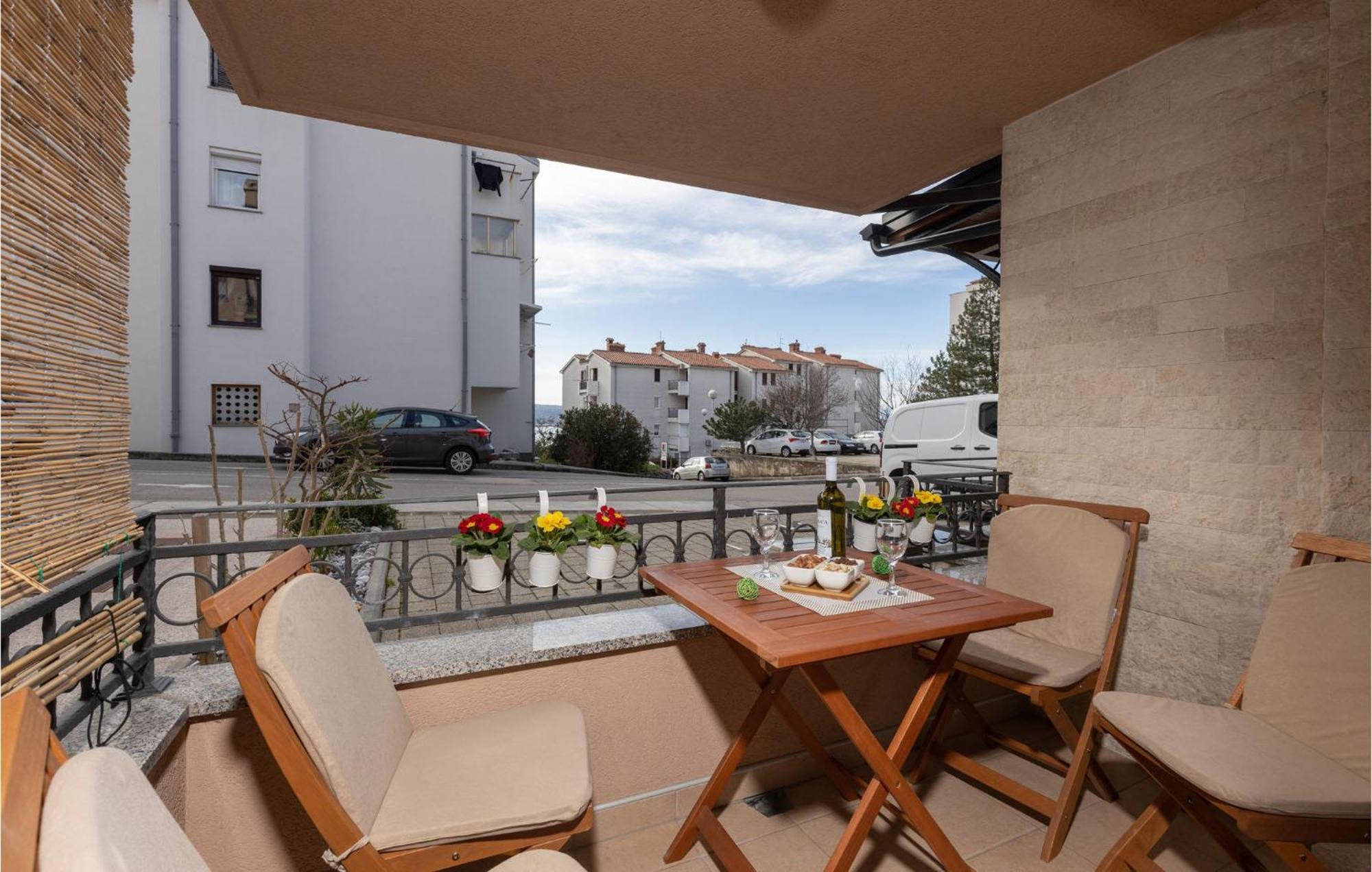 Cozy Apartment In Crikvenica With Kitchen ภายนอก รูปภาพ