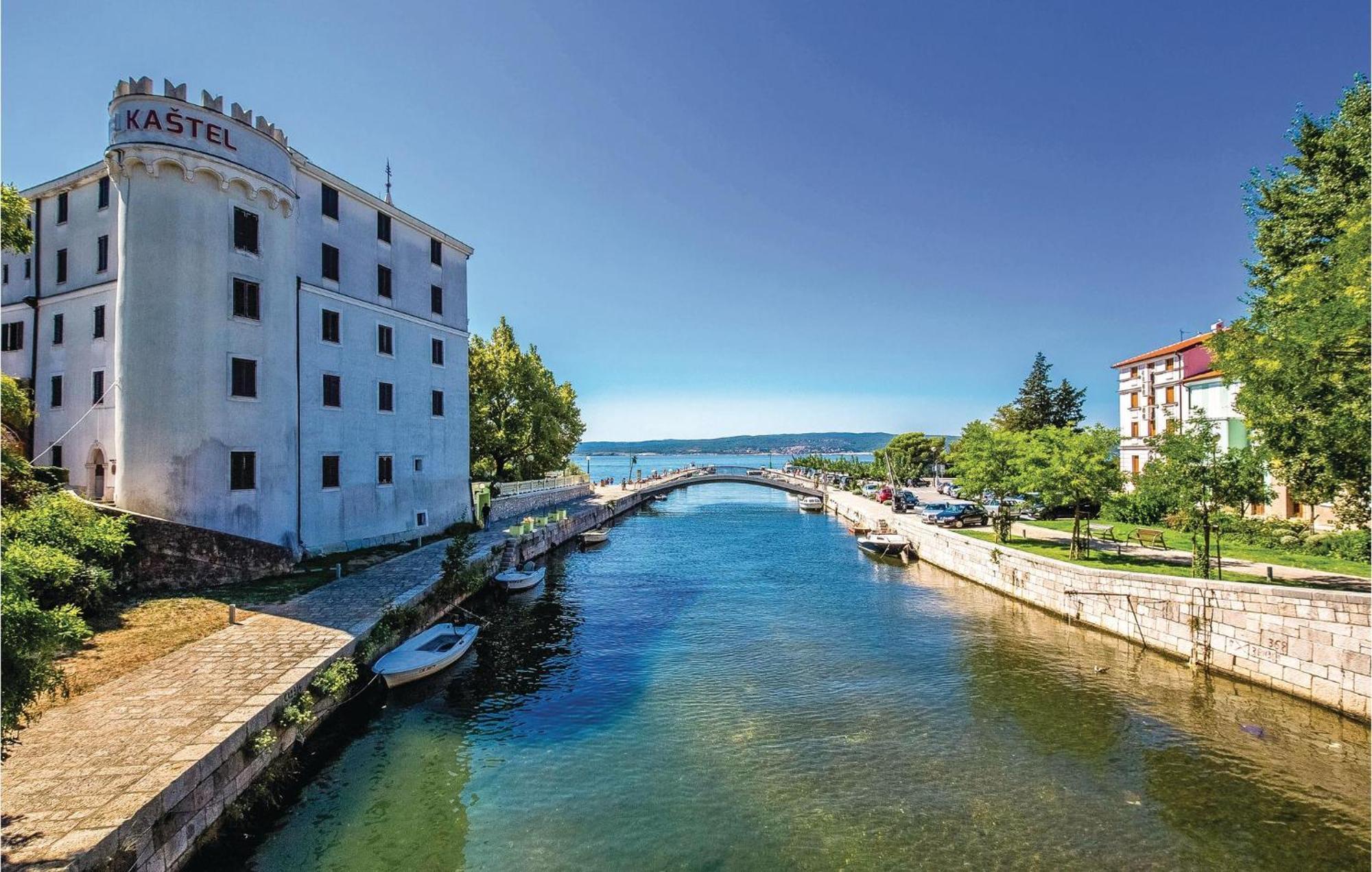 Cozy Apartment In Crikvenica With Kitchen ภายนอก รูปภาพ