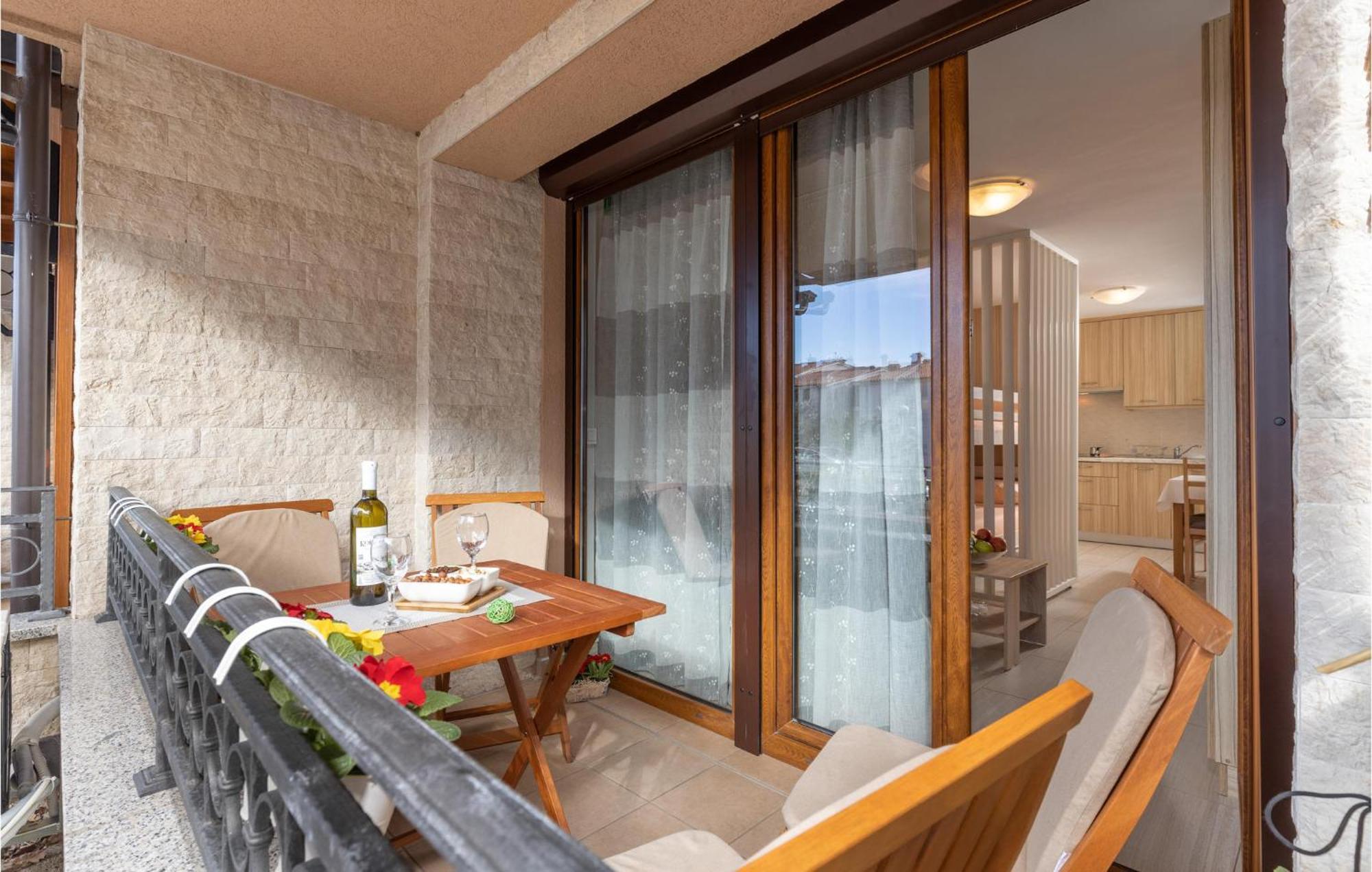 Cozy Apartment In Crikvenica With Kitchen ภายนอก รูปภาพ